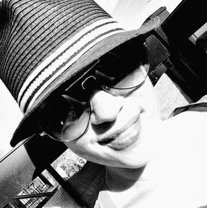 Meet your Posher, Caroline